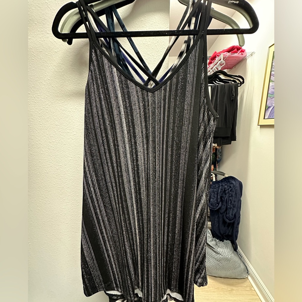 Lularoe Daniella tank top cross back camisole nwot medium